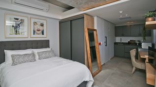 7 Calais Road , Studio | Sea Point Accommodation