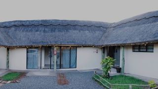 Leeville Guest House | Chobe Accommodation
