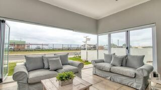 Bitter Aangenaam | Struisbaai Self-catering
