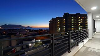 Beach Break Penthouse | Bloubergstrand Specials