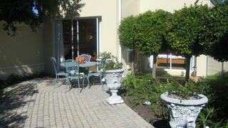 Navona - Constantia Guest Cottage | Accommodation Constantia