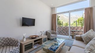 17 Beach Club | Hout Bay Accommodation