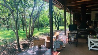 Lazuli Bush Lodge | Hluhluwe Lodges