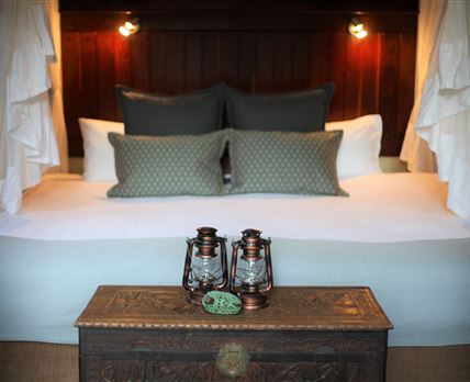 Ivory Wilderness River Rock Lodge