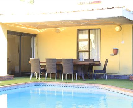 Suzie's Coffee Shop Accommodation 2