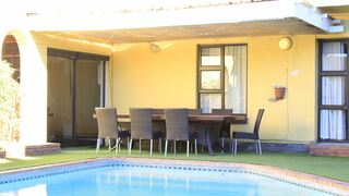 Suzie's Coffee Shop Accommodation 2 | Accommodation Kuils River