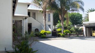 Summer Garden Guest House (The Flower Box) | Africa Specials