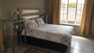 Brushwood Duplex by Northgate | Self-catering Sundowner