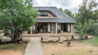 Mabalingwe Elephant Lodge 6 Sleeper | Accommodation Bela-Bela