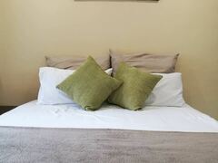 33 On Edwin Self Catering Accommodation | Kloof Specials