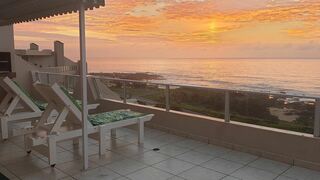 Libra Holiday Penthouse No 7 | Manaba Beach Accommodation
