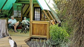 Tube 'n Axe Backpackers Lodge | Accommodation Stormsriver Village