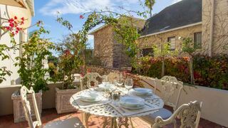 Rhonda's Manor | Accommodation Fresnaye