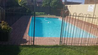 Spacious Studio-200M from Beach | Cape St Francis Specials