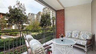 Mayfair Luxury by AirAgents | Century City Specials