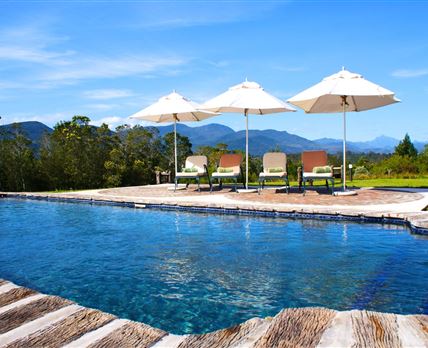 Tarn Country House