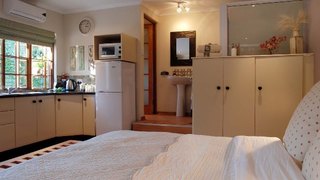 Babbling Brook B & B | Prestbury Accommodation