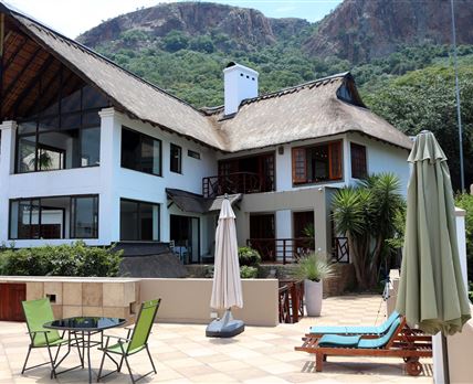 Galagos Lodge at Hartbeespoortdam