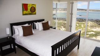 Oystercatcher Apartments | Shelley Point Accommodation