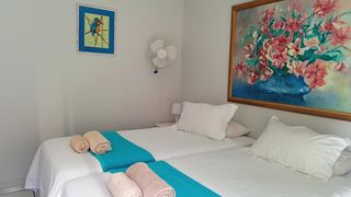 Sunshine Self-catering Guesthouse | Accommodation Sonheuwel Central