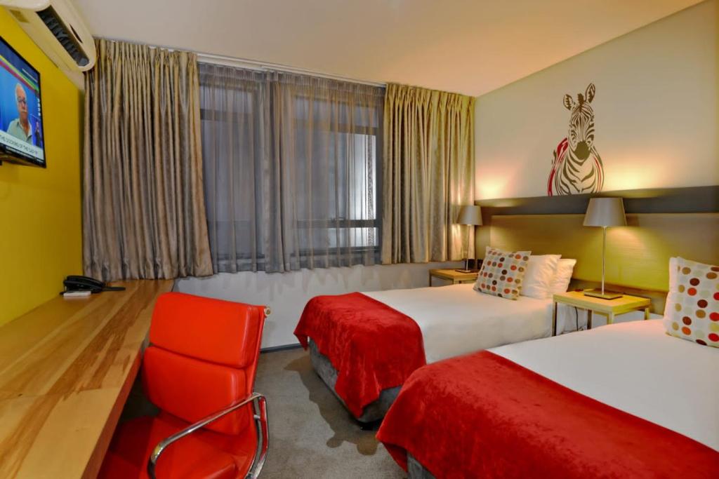 Fountains Hotel Cape Town Affordable Deals Book SelfCatering or Bed and Breakfast Now!