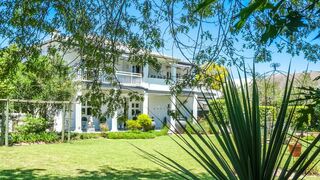 No. 10 Caledon Street Guest House | Accommodation Camphers Drift