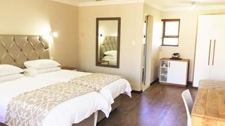 Loerie Guest Lodge | Accommodation Dormehlsdrift