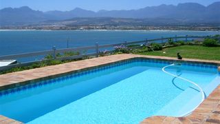 WhaleViews | Gordons Bay Accommodation