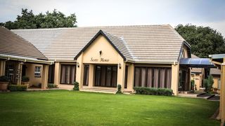 Scott's Manor Guesthouse & Conference Center | Lichtenburg Accommodation