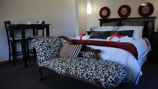 Tuscan Bed and Breakfast | Cashan Accommodation