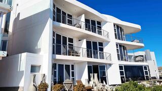 Crystal Lagoon Lodge | Calypso Beach Accommodation