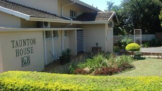 Taunton House Bed & Breakfast | Accommodation Wembley
