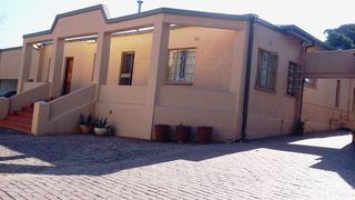 Suburbian Lodge | Observatory (JHB) Accommodation