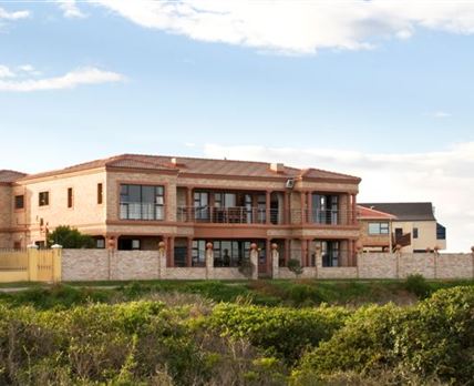 Dolphin Dance Lodge