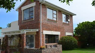 Fairway 2 | Accommodation Gonubie