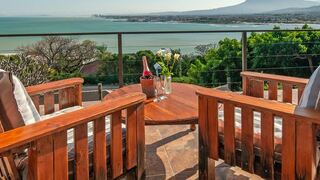 18 on Kloof Guest House | Accommodation Gordons Bay