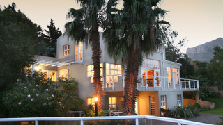 Art Gallery Guest House - Thandekayo | Accommodation Hout Bay