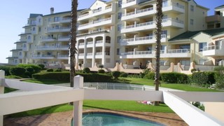 Emerald Bay Greenways Executive Apartment | Strand Accommodation