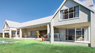 Pebble Beach Manor | Accommodation Grotto Bay