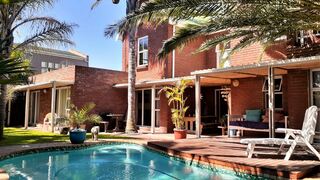 Elements Lodge | Table View Accommodation