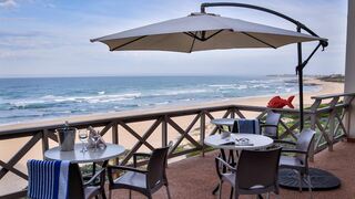 On the Beach Guesthouse and Suites | Wavescrest (Jeffreys Bay) Accommodation
