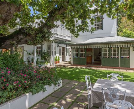 Sandown Lodge