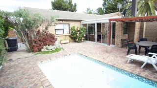 At Cheryls | Table View Self-catering