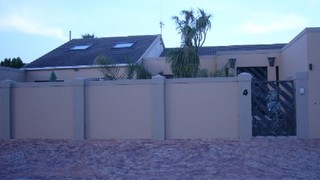 4 Human Crescent | Melkbosstrand Accommodation