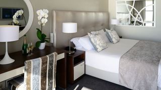 Lagoon Beach Hotel | Hotels Lagoon Beach