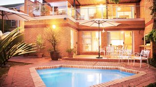 Feather Nest Guest House | Accommodation Oudtshoorn