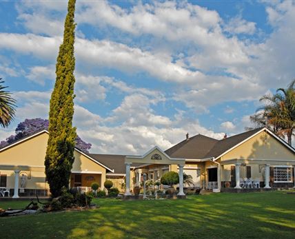 Longtom Farm Guest House