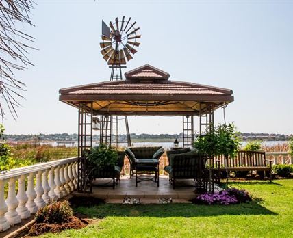 Flamingo's Nest Guest House & Conference Centre