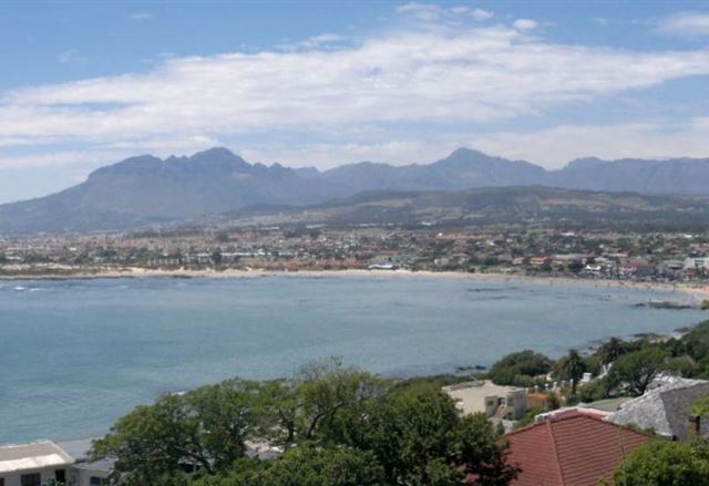 1-Bedroom Gordons Bay Holiday Accommodation Apartments