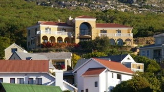 The Mud Hut | Accommodation Capri Village